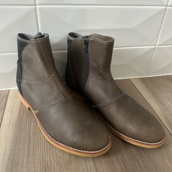 Ahnu Octavia Waterproof Ankle Boots Size 10 Gray/Brown 41EU - Picture 4 of 12